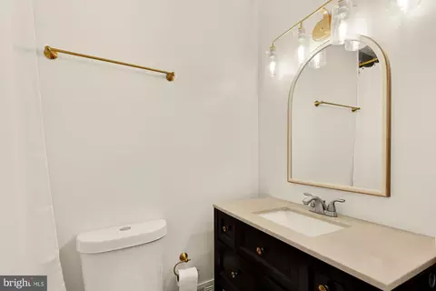 Bath - 11170 Forest Edge Dr, Reston, VA 20190 photo 4 of 6