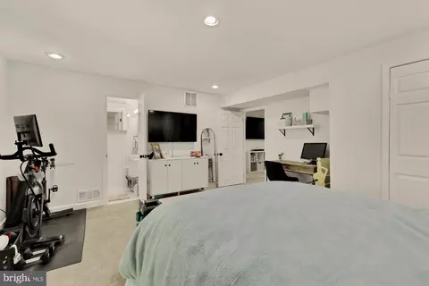 Bedroom - 11170 Forest Edge Dr, Reston, VA 20190 photo 8 of 8