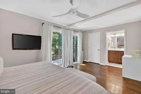 Bedroom - 11201 Wedge Dr, Reston, VA 20190 photo 3 of 7