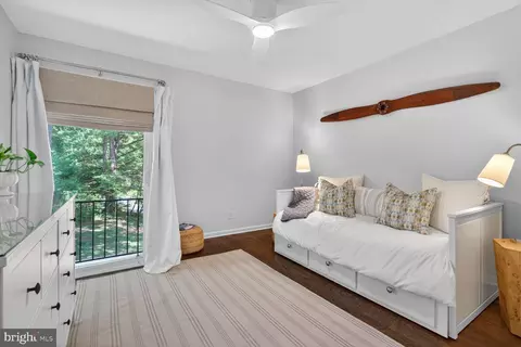 Bedroom - 11201 Wedge Dr, Reston, VA 20190 photo 6 of 7