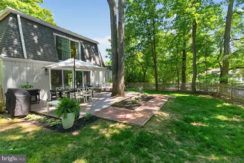 Exterior - 11201 Wedge Dr, Reston, VA 20190 photo 5 of 5