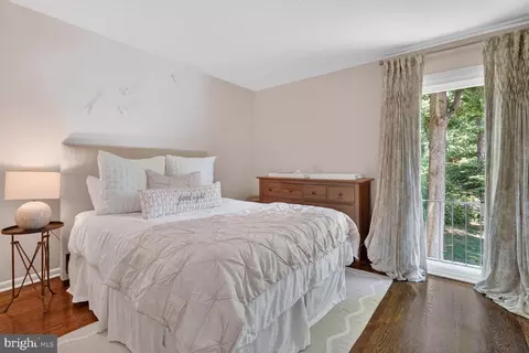 Bedroom - 11201 Wedge Dr, Reston, VA 20190 photo 4 of 7