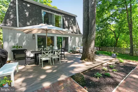 Exterior - 11201 Wedge Dr, Reston, VA 20190 photo 4 of 5