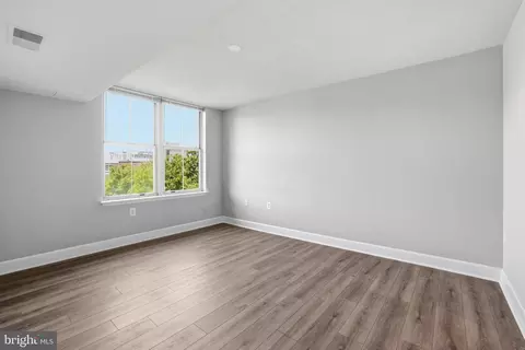 Living - 11800 Sunset Hills Rd #910, Reston, VA 20190 photo 6 of 7