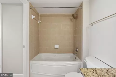 Bath - 11800 Sunset Hills Rd #910, Reston, VA 20190 photo 2 of 2