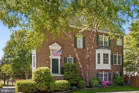2966 Lismore Ln, Fairfax, VA 22031