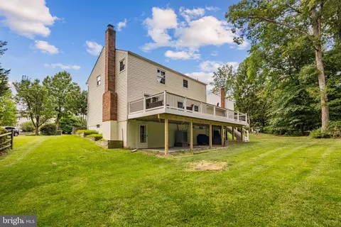 Exterior - 8044 Winding Way Ct, Springfield, VA 22153 photo 8 of 15