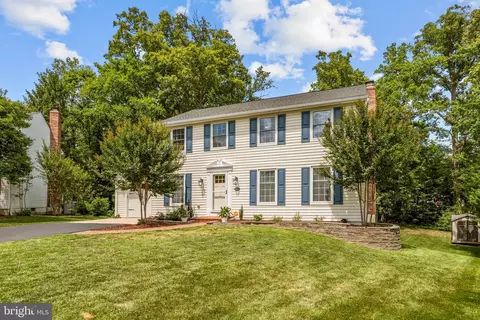 Exterior - 8044 Winding Way Ct, Springfield, VA 22153 photo 12 of 15