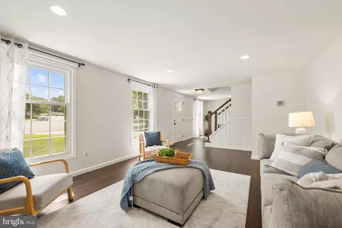 Living - 8044 Winding Way Ct, Springfield, VA 22153 photo 8 of 9
