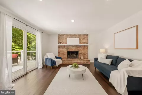 Living - 8044 Winding Way Ct, Springfield, VA 22153 photo 2 of 9