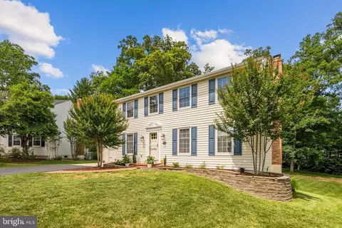 Exterior - 8044 Winding Way Ct, Springfield, VA 22153 photo 13 of 15