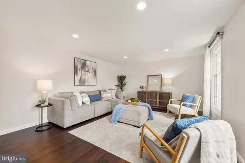 Living - 8044 Winding Way Ct, Springfield, VA 22153 photo 4 of 9