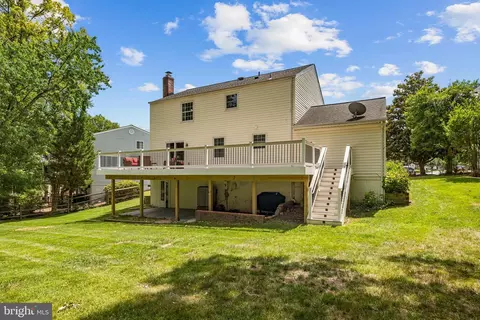 Exterior - 8044 Winding Way Ct, Springfield, VA 22153 photo 7 of 15