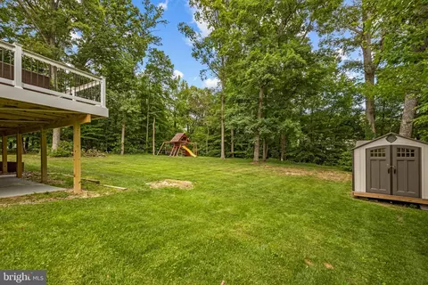 Exterior - 8044 Winding Way Ct, Springfield, VA 22153 photo 10 of 15