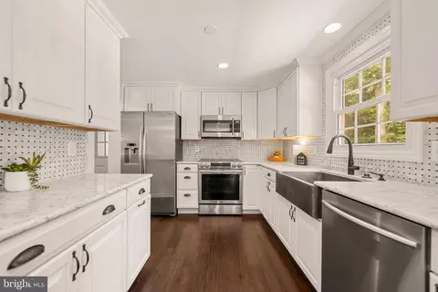 Kitchen - 8044 Winding Way Ct, Springfield, VA 22153 photo 2 of 4