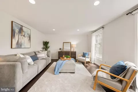 Living - 8044 Winding Way Ct, Springfield, VA 22153 photo 5 of 9