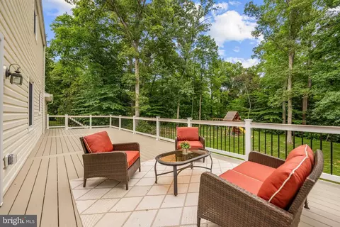 Exterior - 8044 Winding Way Ct, Springfield, VA 22153 photo 2 of 15