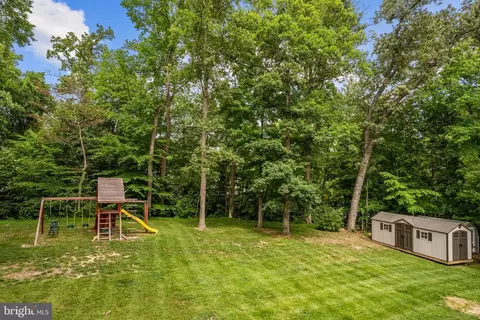 Exterior - 8044 Winding Way Ct, Springfield, VA 22153 photo 9 of 15