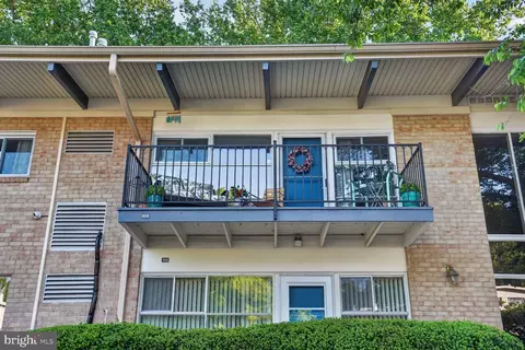 4927 Americana Dr #205, Annandale, VA 22003