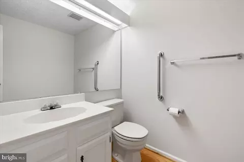Bath - 7805 Roundabout Way, Springfield, VA 22153 photo 1 of 4