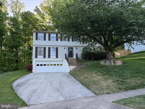 7805 Roundabout Way, Springfield, VA 22153