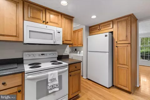 Kitchen - 7805 Roundabout Way, Springfield, VA 22153 photo 3 of 4