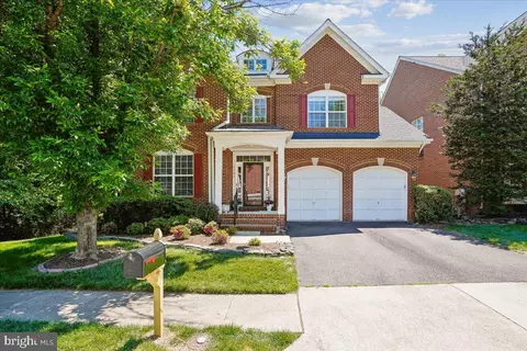 2181 Sandburg St, Dunn Loring, VA 22027