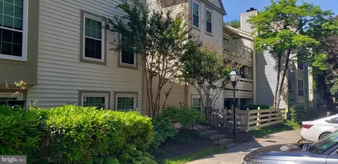 2237 Lovedale Ln #G, Reston, VA 20191