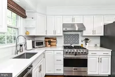 9103 Northedge Dr, Springfield, VA 22153 photo 6