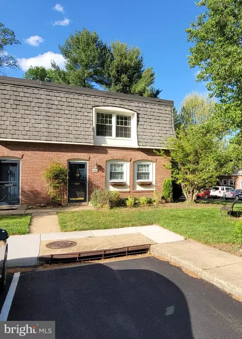8200 Tory Rd #134, Springfield, VA 22152
