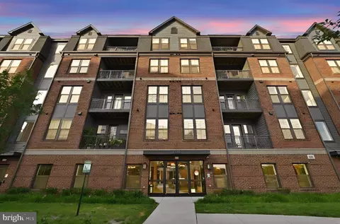 3927 Fair Ridge Dr #201, Fairfax, VA 22033