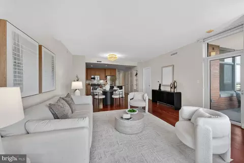 8220 Crestwood Heights Dr #1411, Mclean, VA 22102