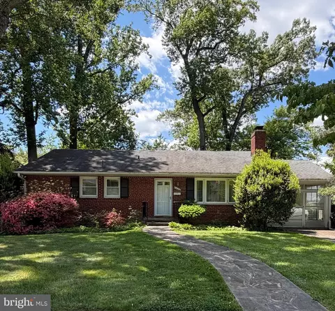 7429 Westwood Park Ln, Falls Church, VA 22046