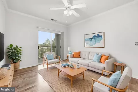 12929 Centre Park Cir #215, Herndon, VA 20171