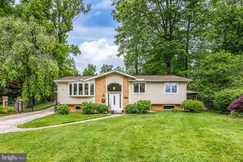 8926 Cromwell Dr, Springfield, VA 22151