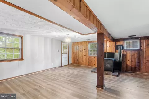 Living - 6705 Jerome St, Springfield, VA 22150 photo 5 of 6