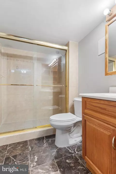 Bath - 6705 Jerome St, Springfield, VA 22150 photo 3 of 4