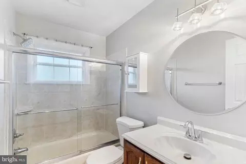 Bath - 6705 Jerome St, Springfield, VA 22150 photo 1 of 4