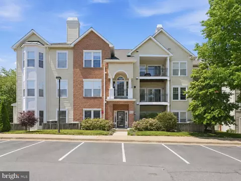 4135 Fountainside Ln #101, Fairfax, VA 22030