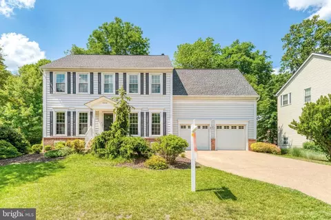 13608 British Manor Ct, Centreville, VA 20120
