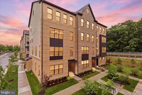 5018 Longmire Way #74, Chantilly, VA 20151