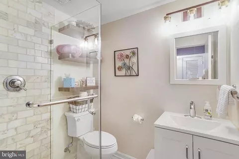 Bath - 8622 Kenilworth Dr, Springfield, VA 22151 photo 4 of 4