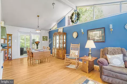 Dining - 8622 Kenilworth Dr, Springfield, VA 22151 photo 1 of 4