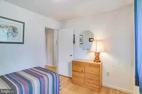 Bedroom - 8622 Kenilworth Dr, Springfield, VA 22151 photo 2 of 9