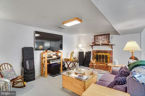 Other - 8622 Kenilworth Dr, Springfield, VA 22151 photo 5 of 10