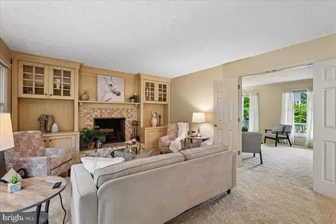 Living - 12651 Thunder Chase Dr, Reston, VA 20191 photo 6 of 8