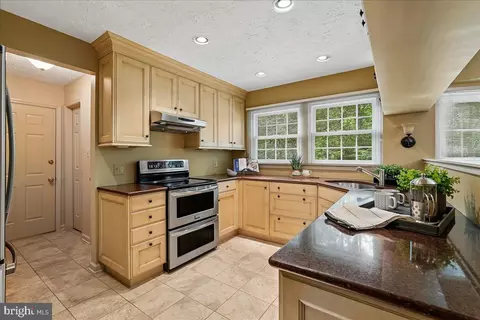 Kitchen - 12651 Thunder Chase Dr, Reston, VA 20191 photo 2 of 4