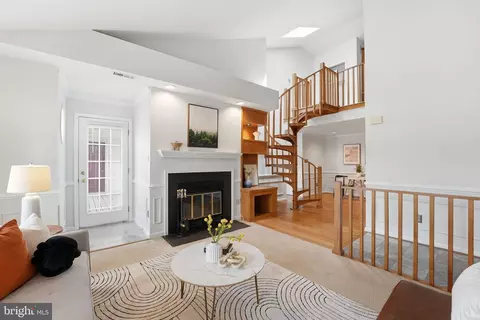 6057 B Essex House Sq, Alexandria, VA 22310