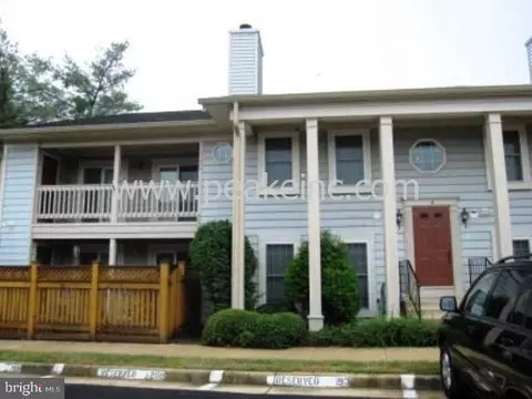 6057 B Essex House Sq, Alexandria, VA 22310