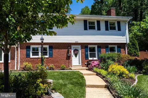 2640 Frey Ct, Falls Church, VA 22046